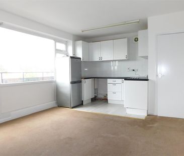 St. Nicolas Park Drive, Nuneaton - Photo 6