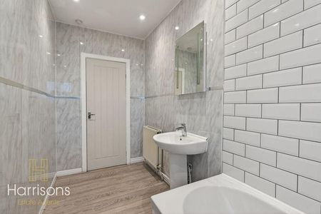 3 bedroom terraced house to rent - Photo 4