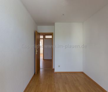 kleine 3 Zimmer Familienwohnung in Neundorf + Garage + zwei Balkone - Foto 3