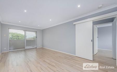 Cozy unit! - Photo 2