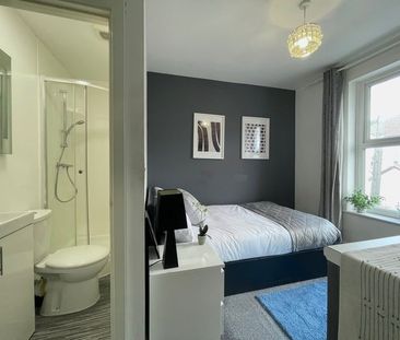 Room in a Shared House, Bullar Road, SO18 - Photo 1