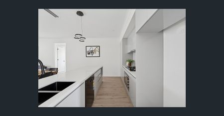 Hi, I’m modern sophistication near the sea - Photo 3