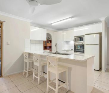 COMFORTABLE HOME WITH SPACE, CONVENIENCE AND VERSATILE LIVING IN PR... - Photo 5