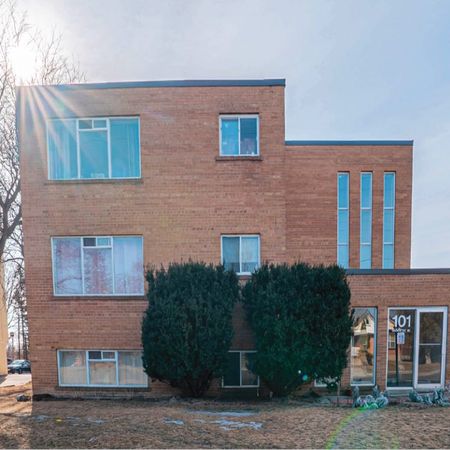 3 Bedrooms - Photo 4