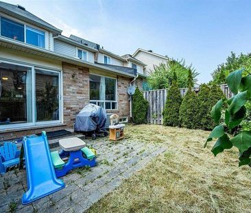 2458 Baintree Crescent town house — Oakville, ON (3-Bedroom) - 3 Bedroom - Photo 6