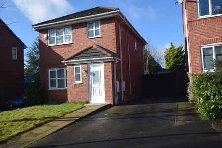 3 Bed Detached House, Oakshaw Close, M9 - Photo 2