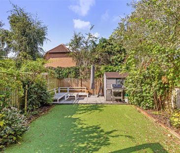 4 bedroom semi-detached house to rent - Photo 5
