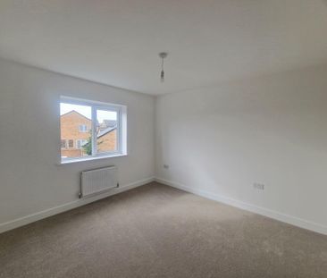 4 bedroom detached house to rent - Photo 4