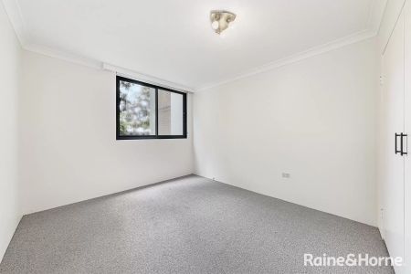 Apartment with 1 bedroom, 1 bathroom & parking for 1 car - Photo 2