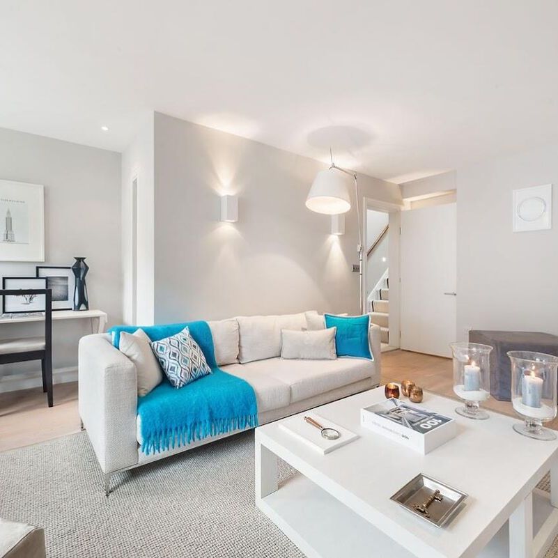 A beautifully presented three bed house in the heart of Knightsbridge, SW1. - Photo 1