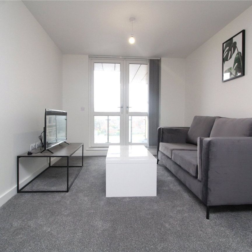 3 bedroom Flat To Rent - Photo 1