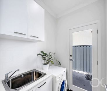 Open The Door to Effortless Elegance - Photo 3