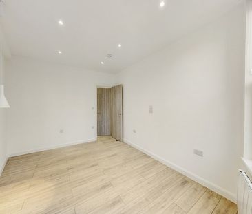 Bushey Grove Road, Bushey, London, WD23 - Photo 6