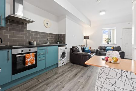 North Lane, Headingley, LS6 3HU - Photo 2