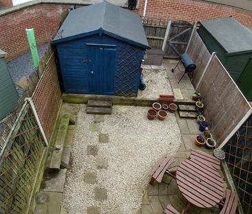 1 bedroom in a house share to rent - Photo 4