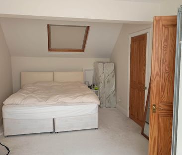 4 bed semi-detached to rent - Photo 5