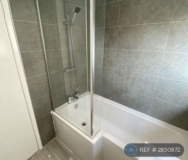 2 bedroom semi-detached house to rent - Photo 6