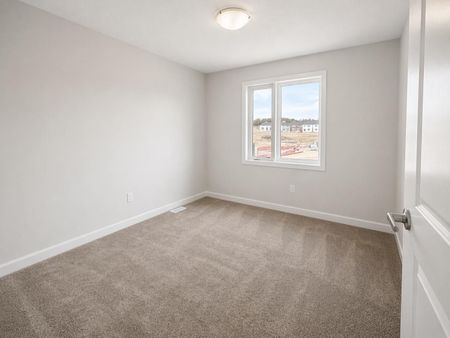 For Lease - 207 Invention Boulevard, Kanata, Ontario - Photo 3