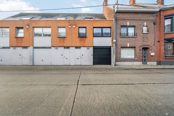 Roeselare - Stadsrand : Gerenoveerde bel-etagewoning nabij het centrum opp 120 m2 bewoonbare oppervlakte 3 slpks - Photo 1