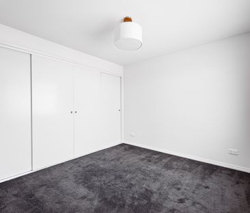 1/2 Myrtle Grove, Preston VIC 3072 - Photo 4