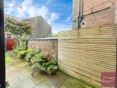 2 bedroom terraced house to rent - Photo 2