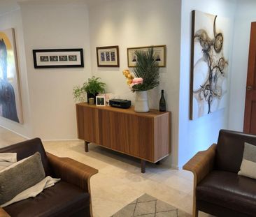 Modern Villa - Photo 2