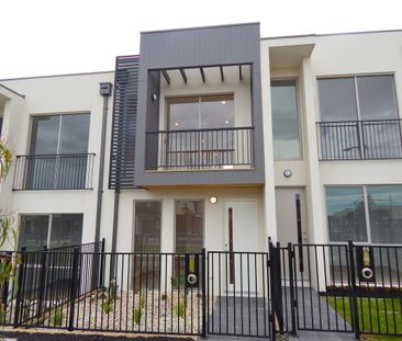 Impressive Sparkling Townhouse! - Photo 6