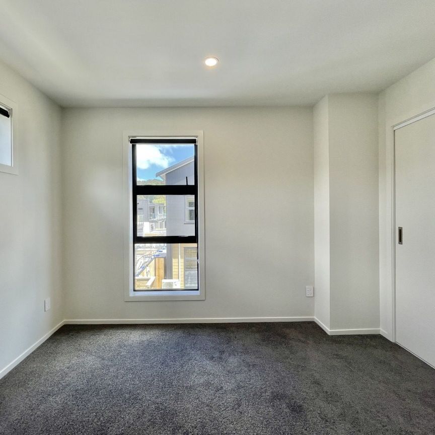 Modern 2-Bedroom Home in Wainuiomata - Photo 1