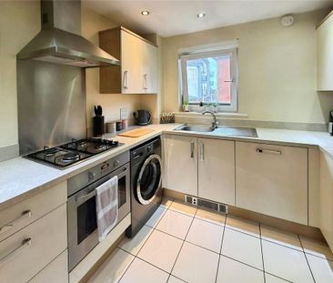 2 bedroom semi-detached house to rent - Photo 6