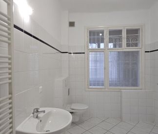 UNBEFRISTETE SANIERTE ALTBAUWOHNUNG IN DER SCHUMANNGASSE - Photo 2