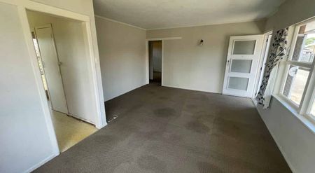 Two bedroom townhouse close to city - Photo 3