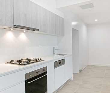 Beachside Living in the Heart of Dee Why - Photo 3