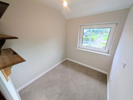 3 bedroom terraced house to rent - Photo 3