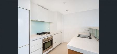 SOPHISTICATED TWO BEDROOM RESIDENCE WITH WATER VIEWS - Photo 5