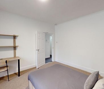 1 bedroom in a house share to rent - Photo 5