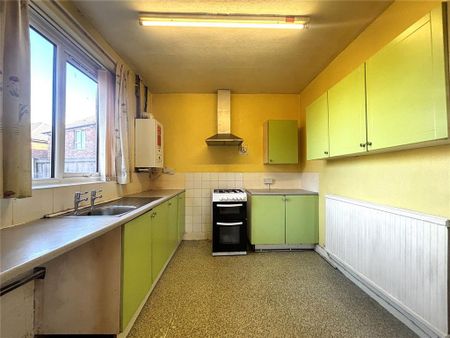 3 bedroom semi-detached house to rent - Photo 4