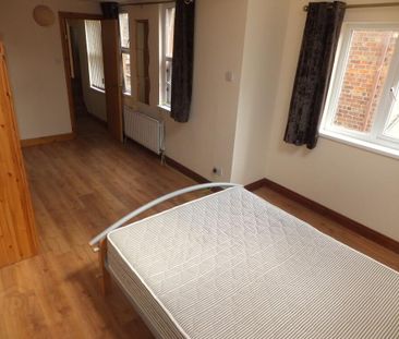 Flat 2, 34 Tates Avenue, Belfast, BT9 7BY - Photo 4