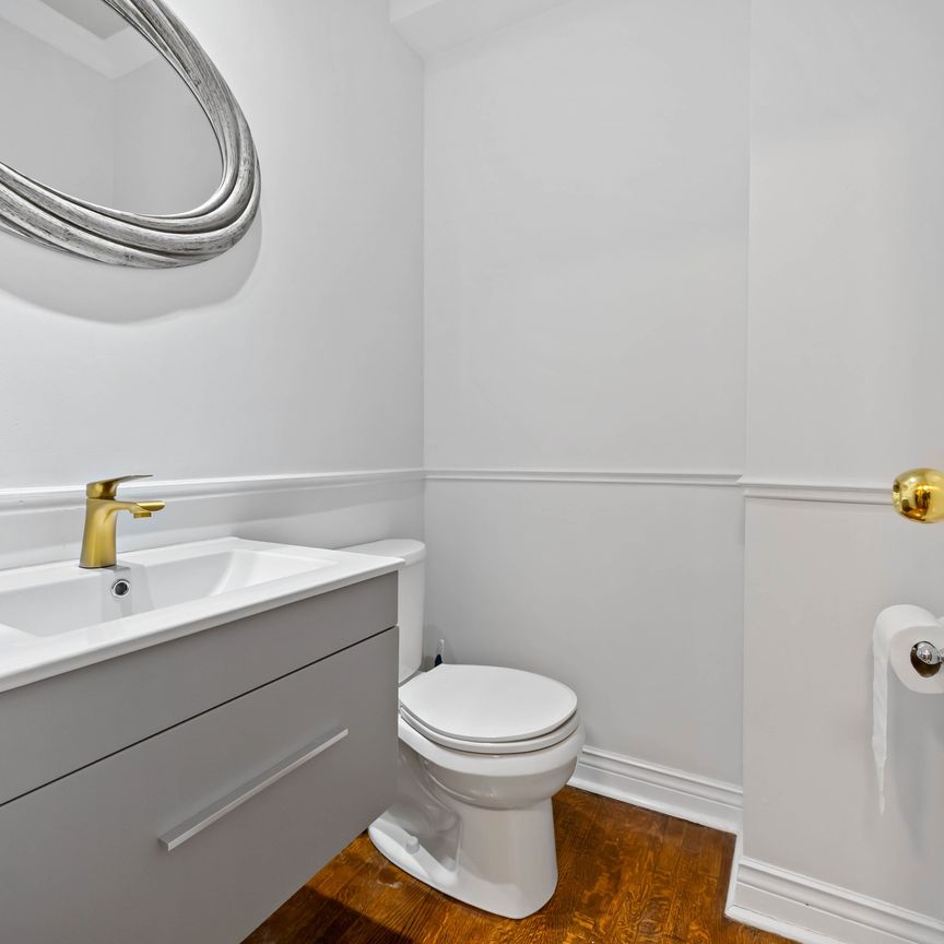 For Lease - 576 Ontario Street, Toronto, Ontario - Photo 1