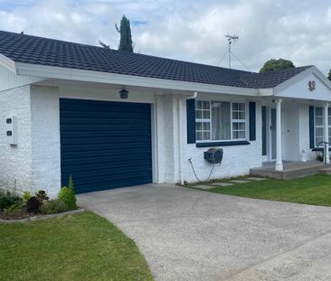 Elegant Stand-Alone Unit For Rent - Photo 3