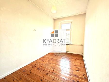 3 pokojowe mieszkanie z balkonem, ścisłe centrum - Zdjęcie 2