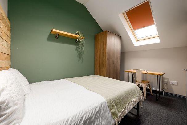 1 bedroom in a house share to rent - Photo 1