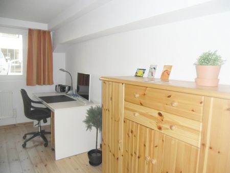 Miete inkl. Nebenkosten: 830 € pro Monat, inkl. Strom, inkl. Heizung - Photo 4