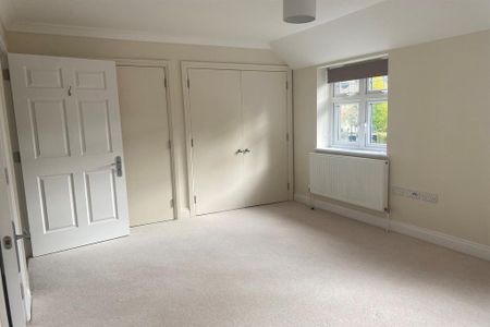 3 bedroom terraced house to rent - Photo 2