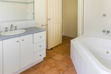 Family Home in Mount Coolum - Photo 3