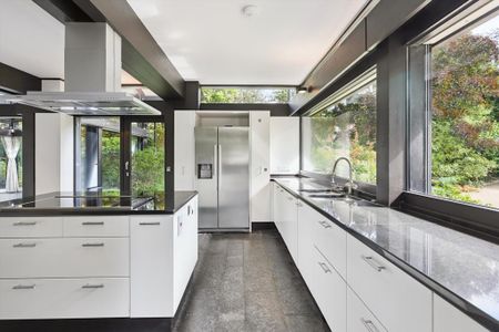 6 bedroom detached house to rent - Photo 2