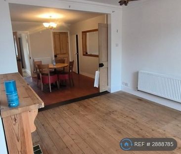 2 bedroom semi-detached house to rent - Photo 2