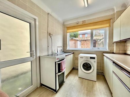 3 Bed Terraced House, Briardale Road, CH42 - Photo 3