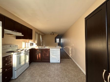 For Lease - 233A Rouge River Dr Drive, Toronto, Ontario - Photo 4