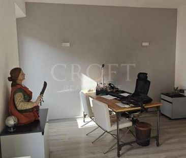 Piazza di Spagna-Terrace: Bright, renovated 1 bedroom, 1 bath flat.... - Photo 3