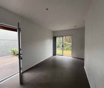 ~Modern Living in a Prime Location~ Available 30/04/2019 - Photo 2